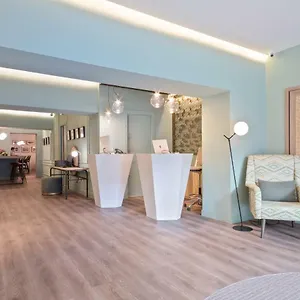 Via Augusta Hotel